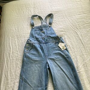NWT Levi’s vintage women’s overalls - medium wash size medium
